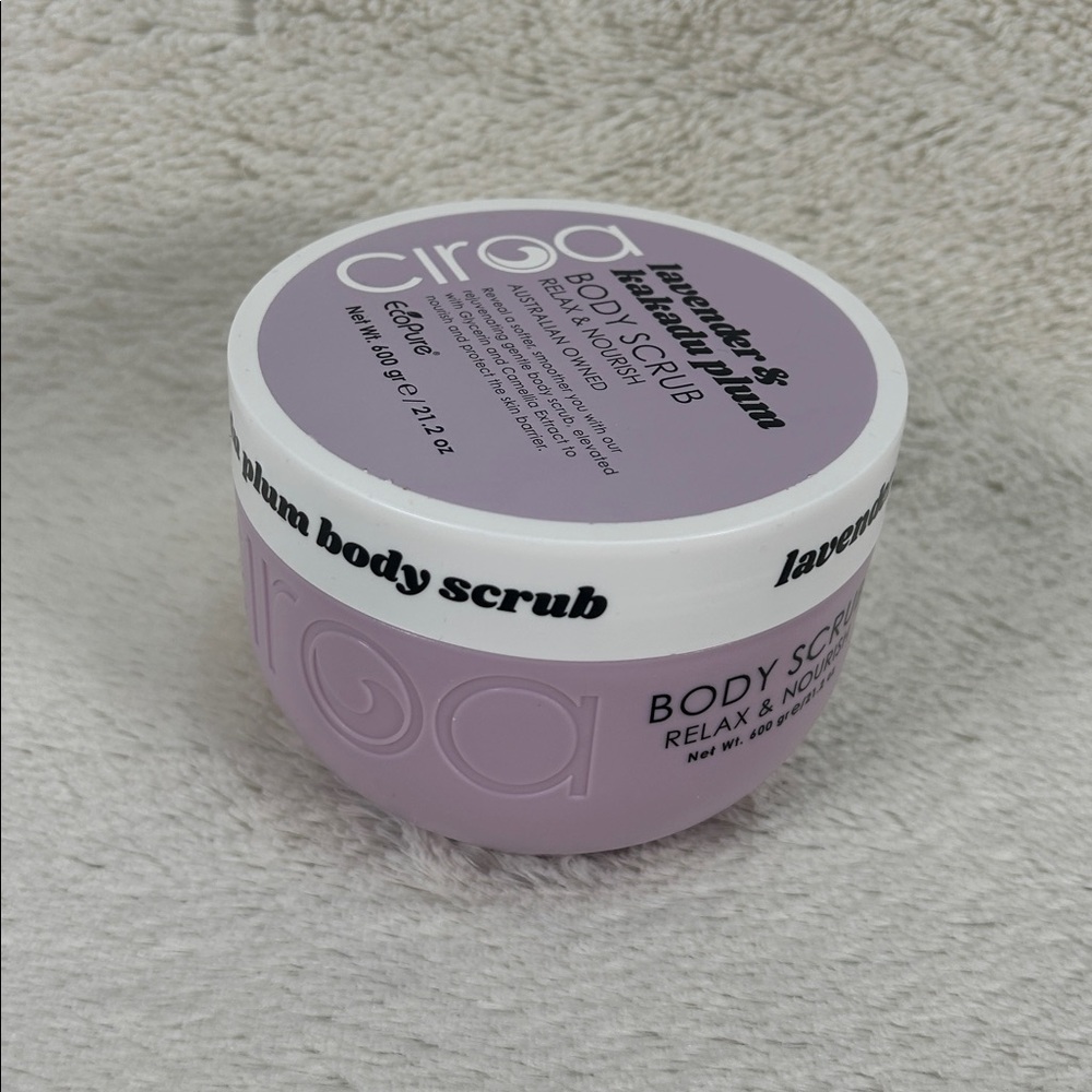 NWT Australian Ciroa /Lavender & Kakadu Plum Body Scrub